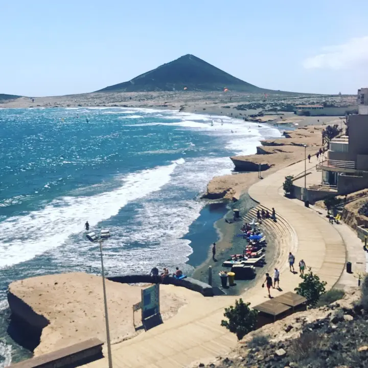 Playa de Montaña Roja