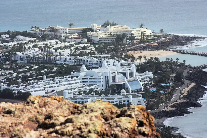 Playa de Montaña Roja