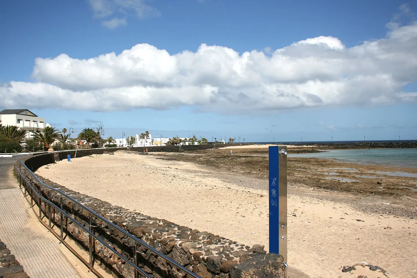 Playa Los Charcos