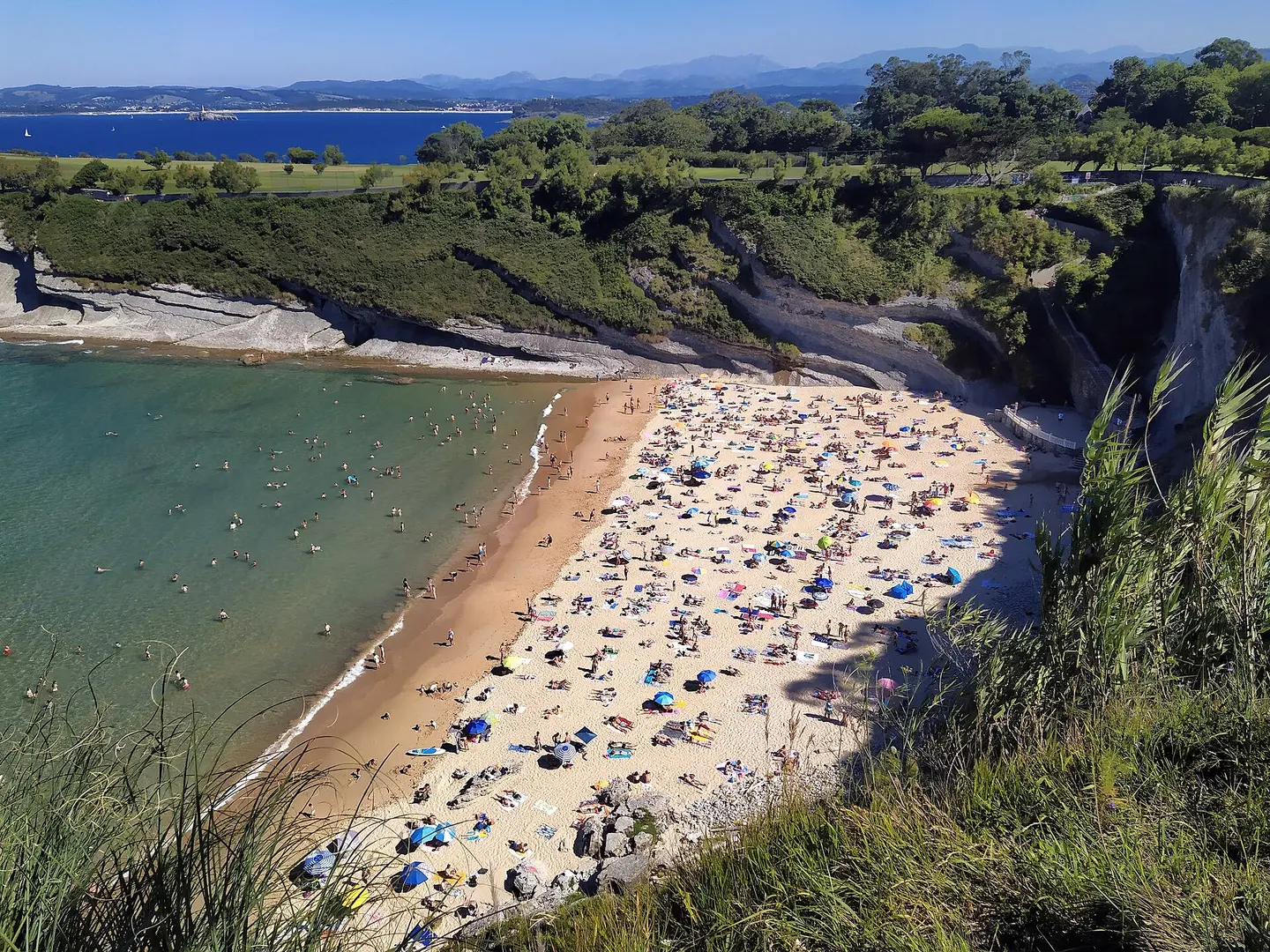 Playa Mataleñas